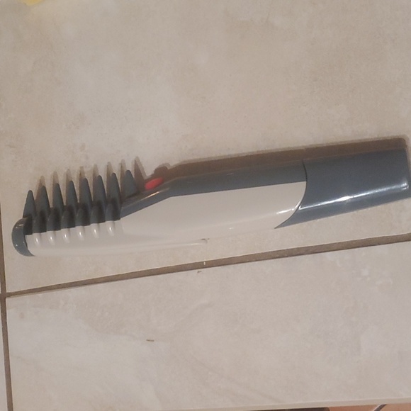 Knot Out Electric Pet Grooming Comb & Cut - Picture 3 of 3